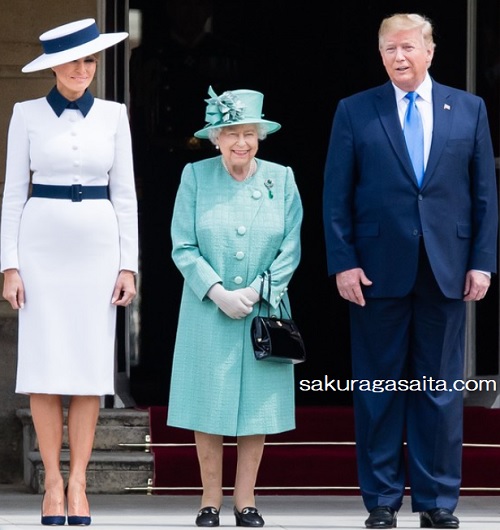 にこやかなエリザベス女王とトランプ大統領夫妻
